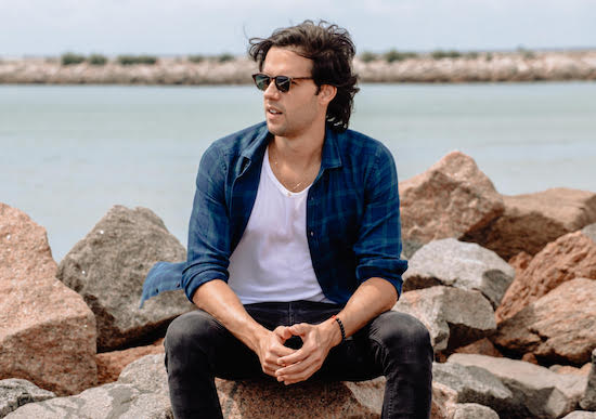 Davi Cartaxo vai animar o sunset, neste sábado, no Tôppo Rooftop