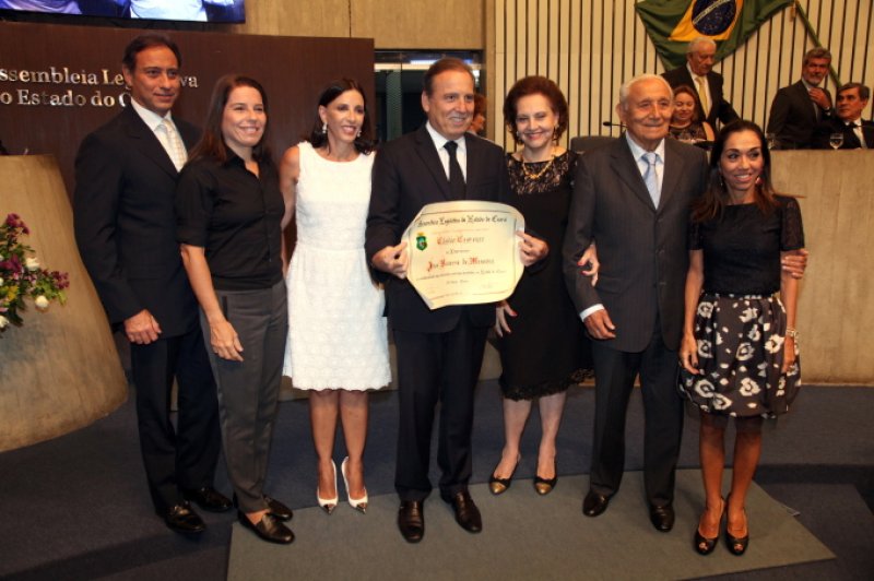 Banqueiro Binho Bezerra é homenageado na Assembleia Legislativa do Ceará
