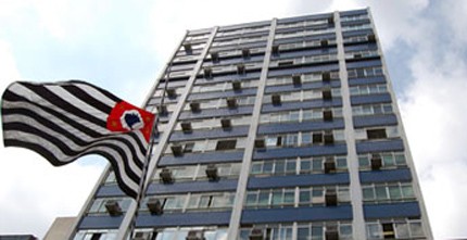 TRE-SP expõe escultura de artista inglês