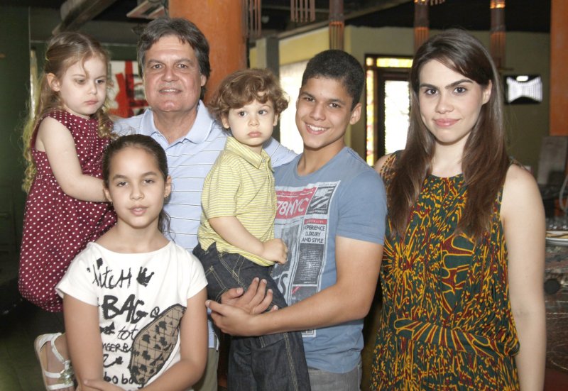 Get-together - Paulo Miranda troca de idade e comemora a data no Café Pagliuca