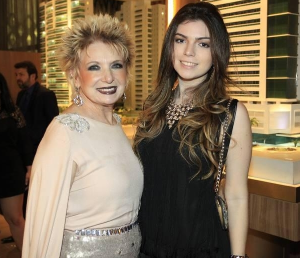 Islay Rangel entrega trofeus a homens e mulheres dinâmicos no Pipo Restaurante