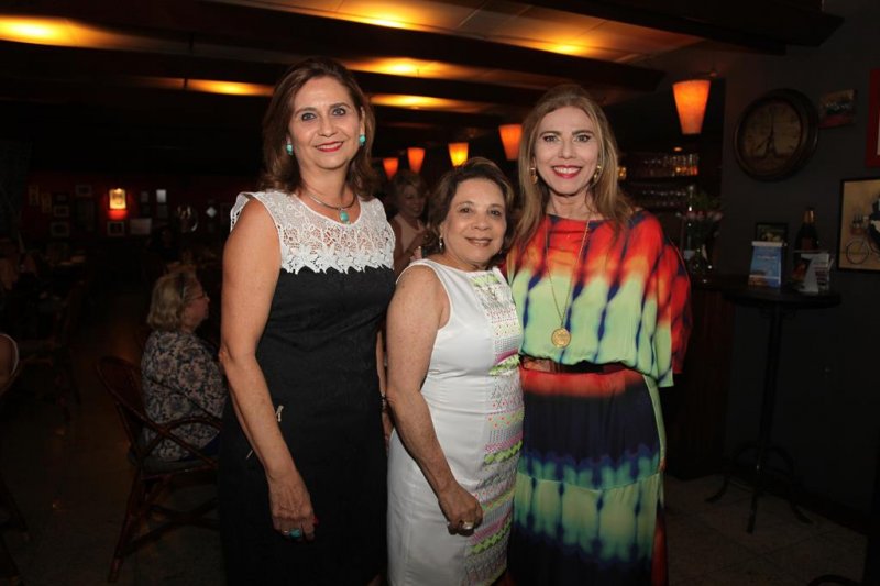 Marilena Alencar arma "Encontro do reencontro'' no Piaf