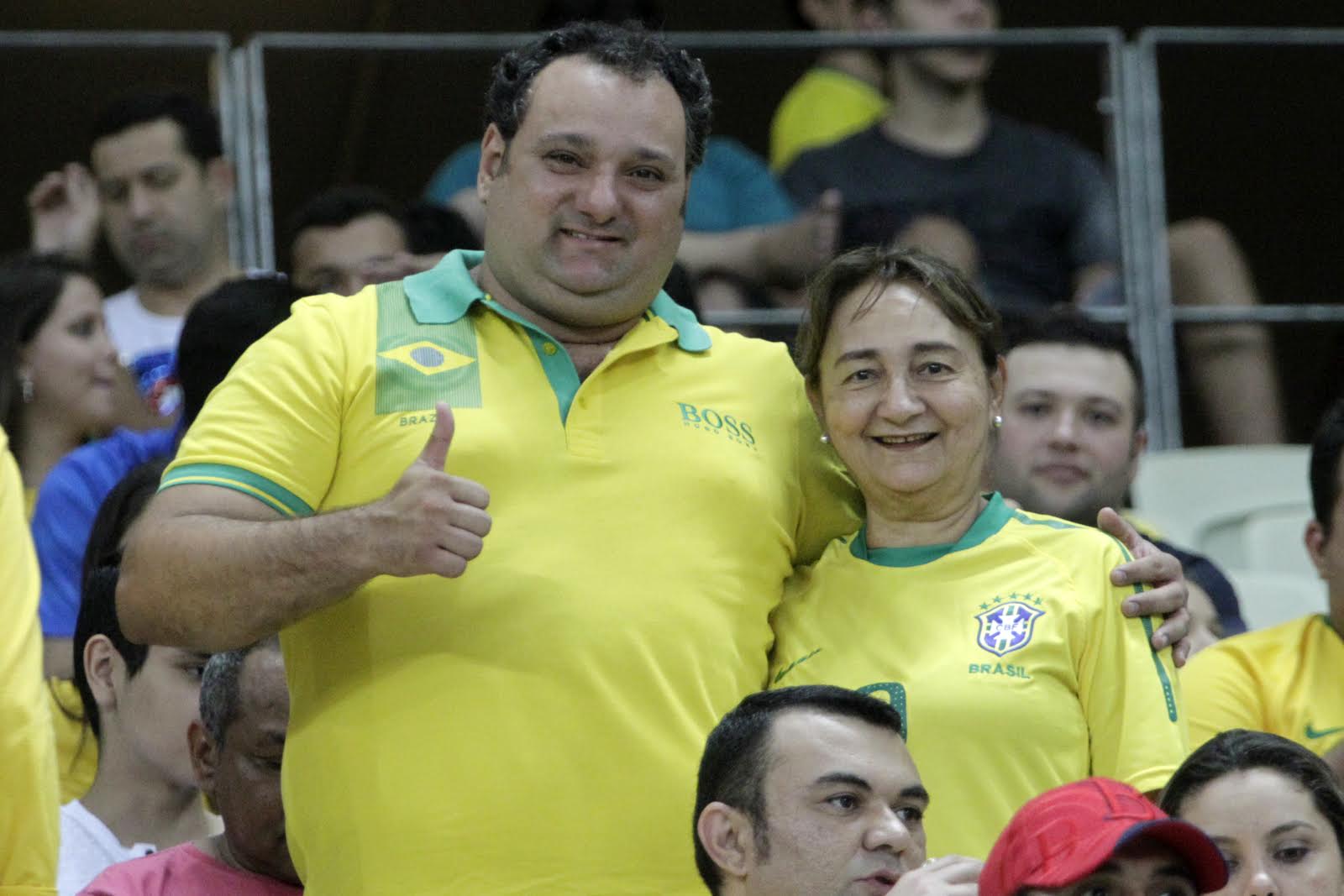 Turma das boas vibra com a vitória do Brasil na Arena Castelão