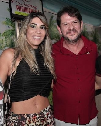 Maria Célia Ferreira Gomes exibe boa forma no Carnabral!