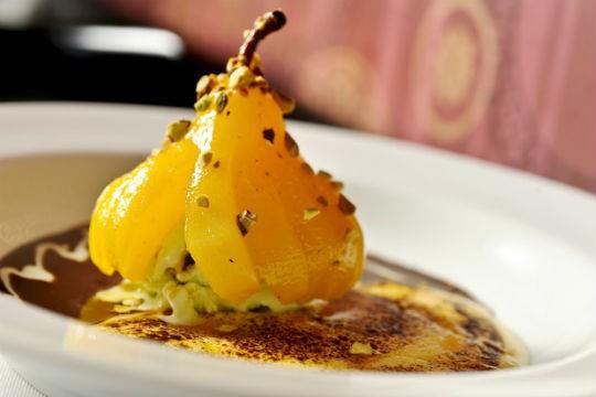 Pera Willians ao creme de Pistache do chef Valdinei Caetano