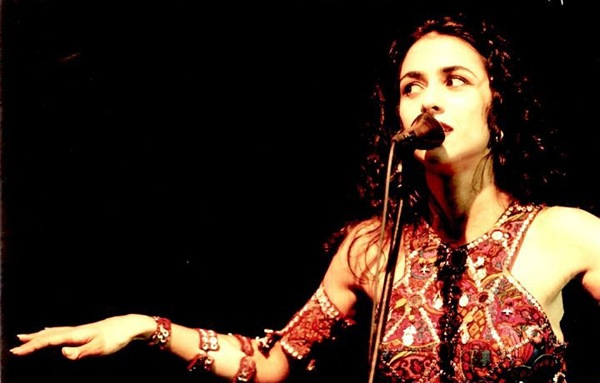 Marisa Monte se apresenta em Recife