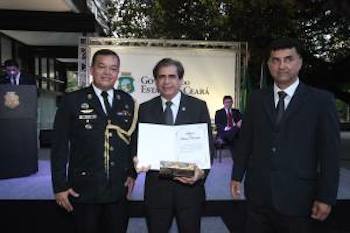 Zezinho Albuquerque recebe Distinção Honorífica da Casa Militar
