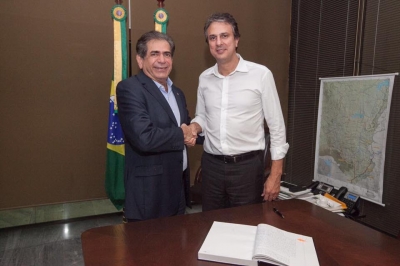 Zezinho Albuquerque assume o Governo do Estado