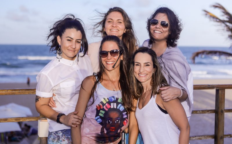 Bianca Salles comemora seu aniversário com aula de meditação