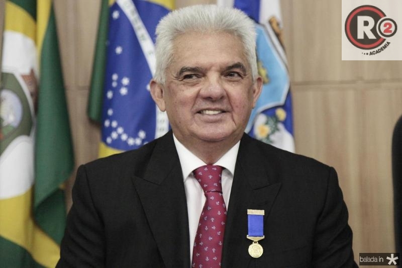 Tales de Sá Cavalcante pilota almoço em torno do Dr. José Edson Pontes