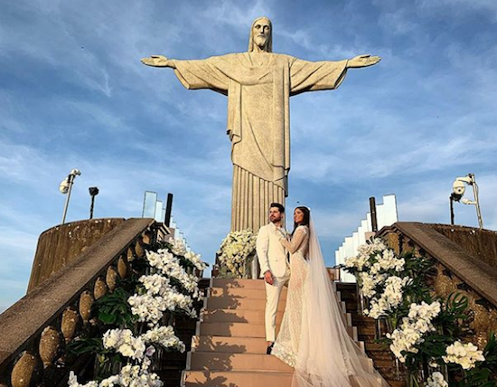 Alok e Romana Novais se casam aos pés do Cristo Redentor