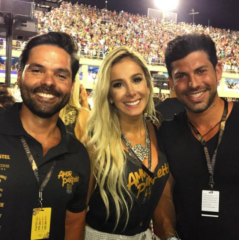 Desfile das Campeãs encanta público e lota a Sapucaí