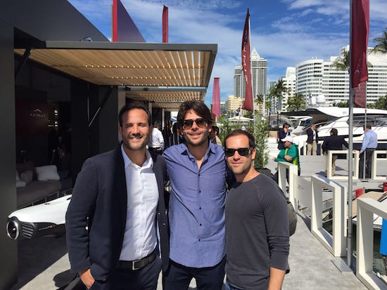 André Pontes confere o Miami Boat Show