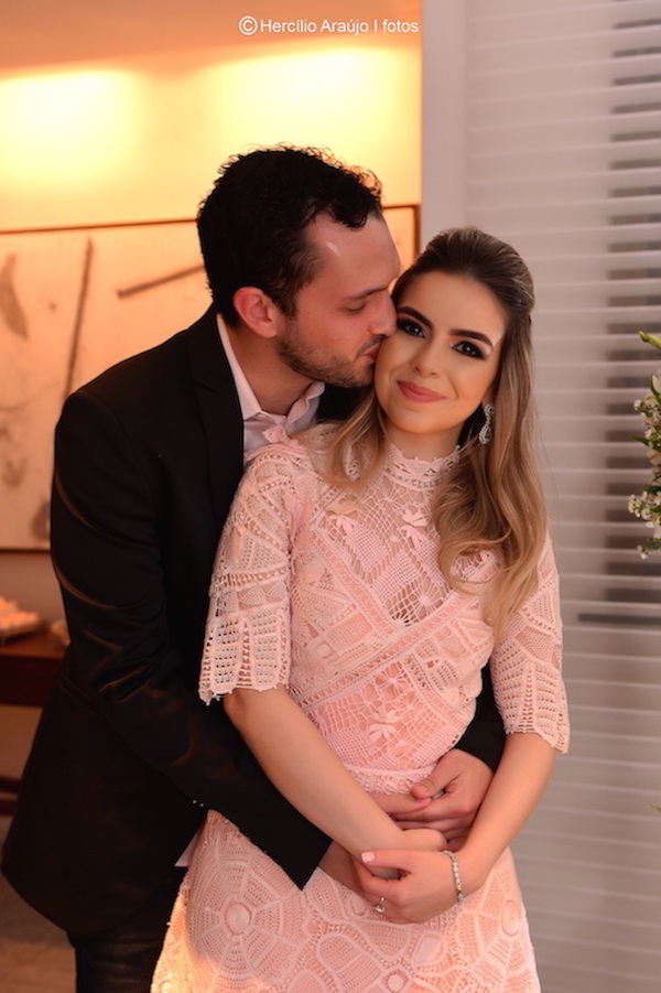 Diandra Alves e Roberto Cabral oficializam noivado!