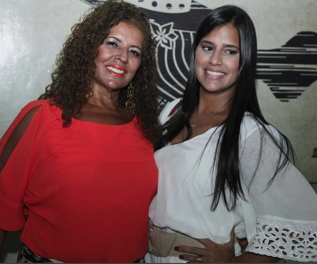 Ana Campos pilota sunset no Colher de Pau