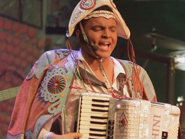 Chambinho do Acordeon faz show no Beach Park