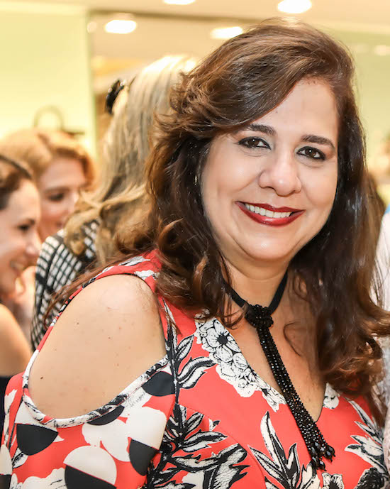 Martinha Assunção reúne as amigas para celebrar a nova idade