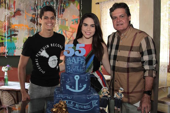 Paulo Miranda comemora 55 anos com feijoada, no Café Pagliuca