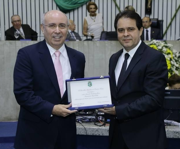 Amarílio Cavalcante recebe homenagem pelos 85 anos do Ideal Clube