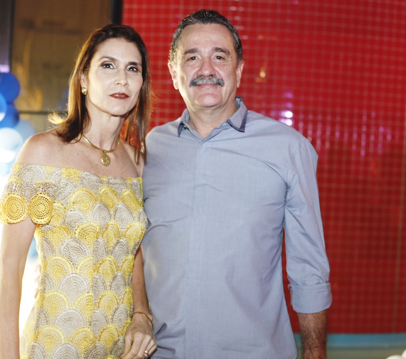 Bismarck Maia inaugura Arena VT com partida inusitada e a presença da Tereza Távora