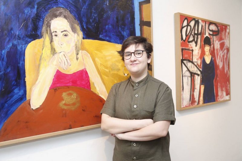 Com inspiração em mulheres reais, Azuhli abre sua primeira exposição individual em Fortaleza