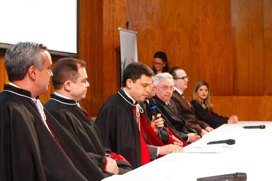 Moaceny Félix Filho pilota confraternização no Pipo Restaurante