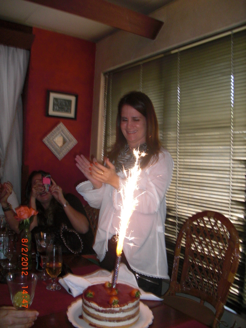 Birthday de Adrianinha Bezerra é comemorado em animado almoço entre amigas