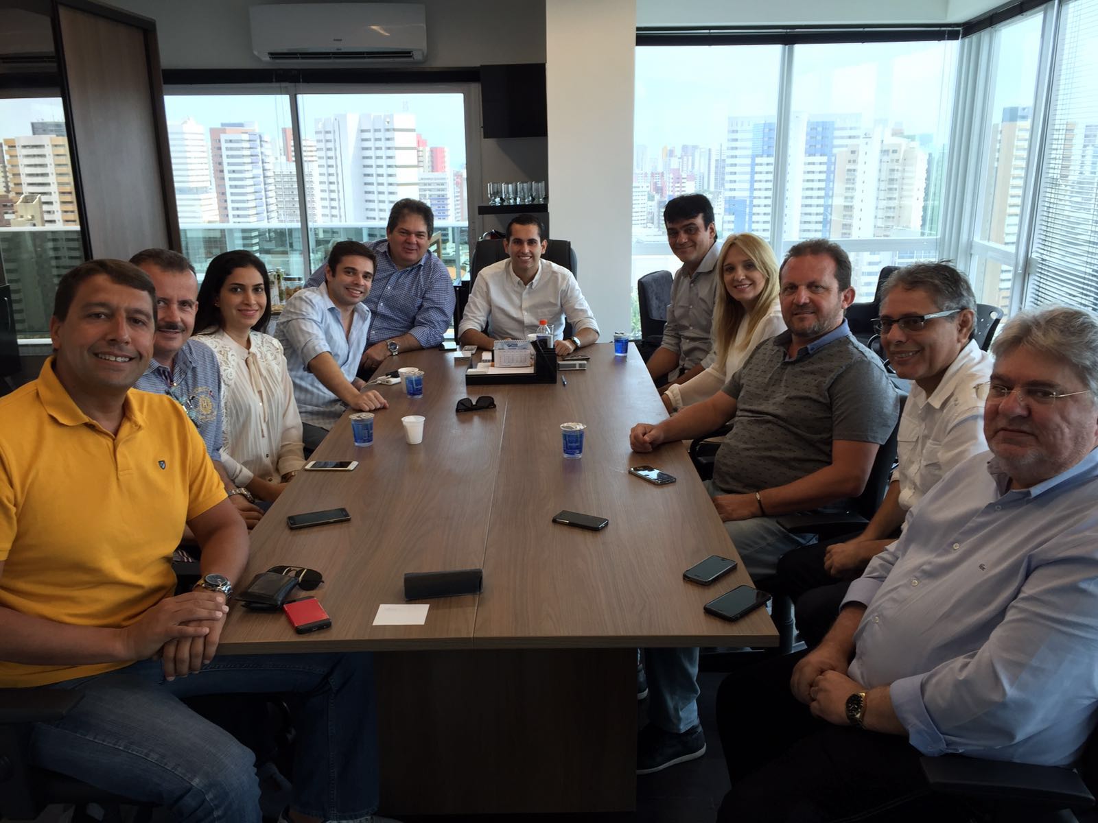 Domingos Neto pilota reunião do Bloco PSD-PMB do Ceará