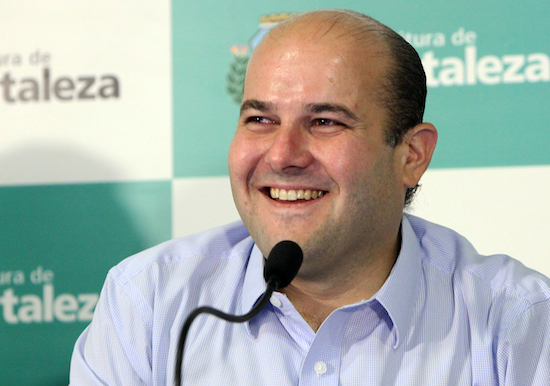 Roberto Cláudio entrega certificação ambiental à C. Rolim Engenharia