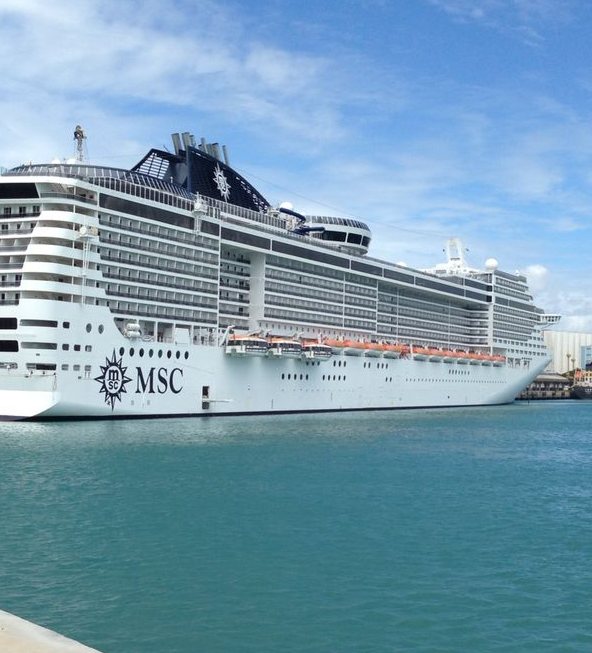 Navio de mexicanos aporta em Fortaleza