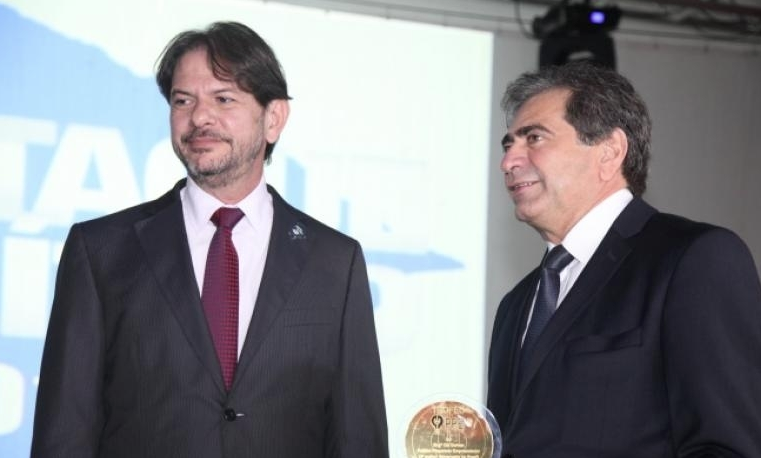 AL aprova contas do ex-governador Cid Gomes