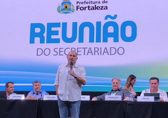 Roberto Cláudio discute prioridades da gestão com secretariado