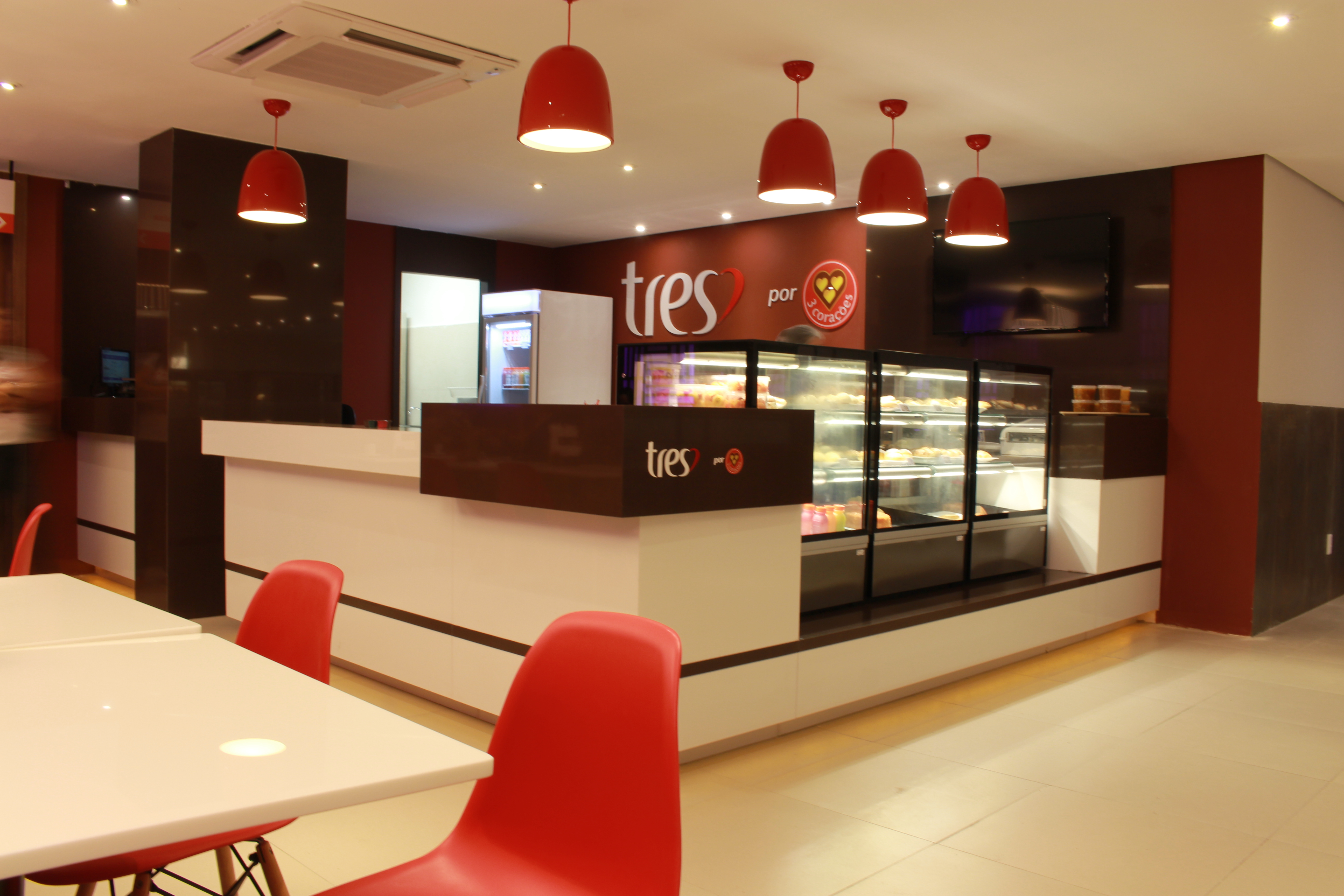 Mercadinhos São Luiz inaugura Pracinha São Luiz na loja da Santos Dumont