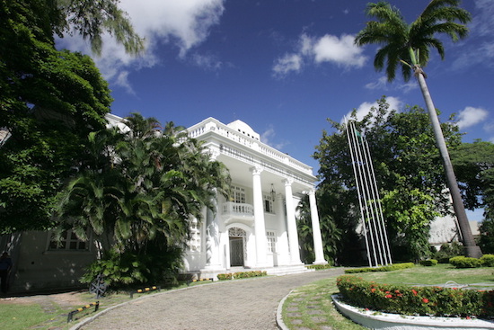 Sede do TRT/CE serve de cenário para lançamento do livro de Eliézer Rodrigues