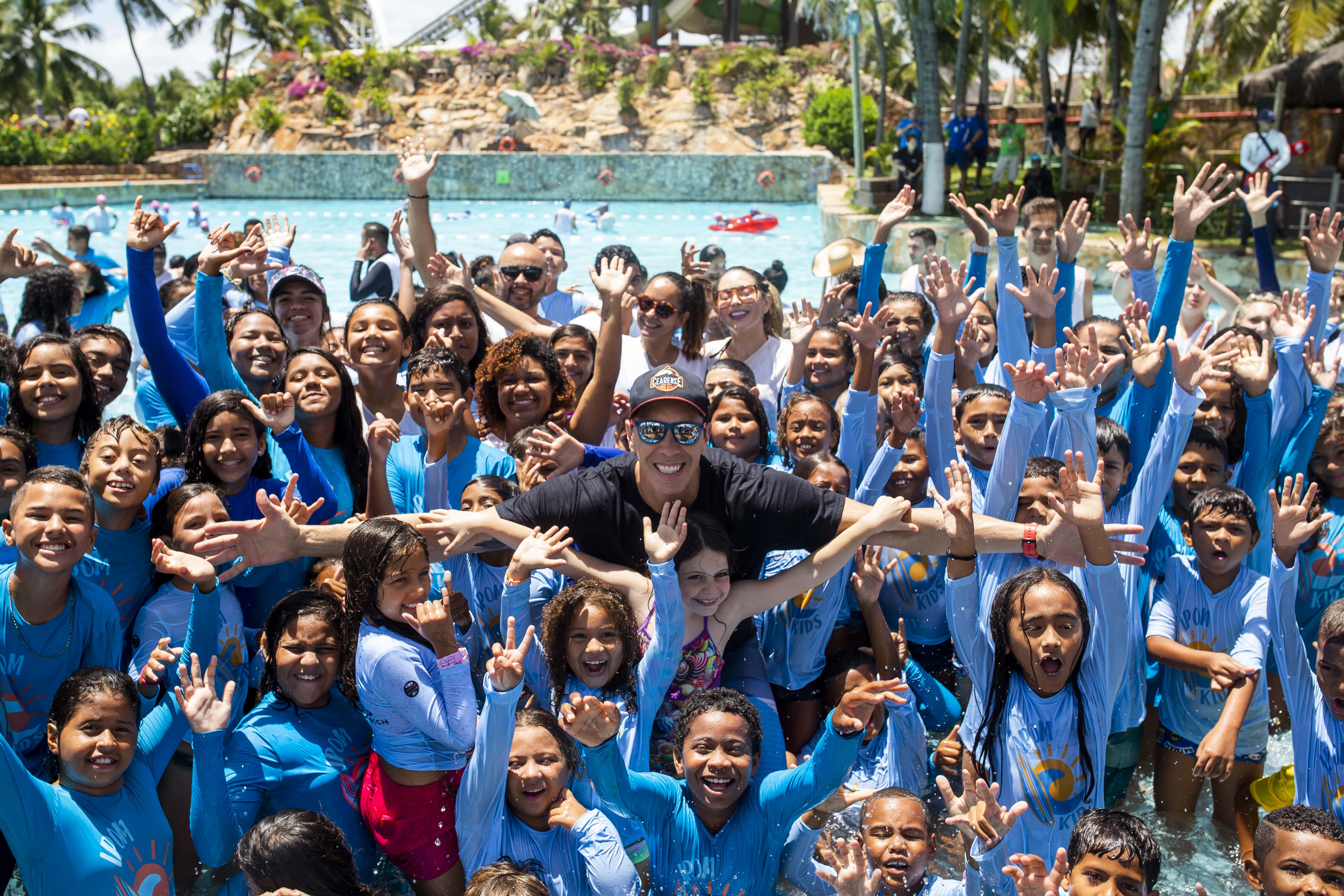 Beach Park recebe crianças assistidas pelo IPOM para uma manhã de diversão e esporte