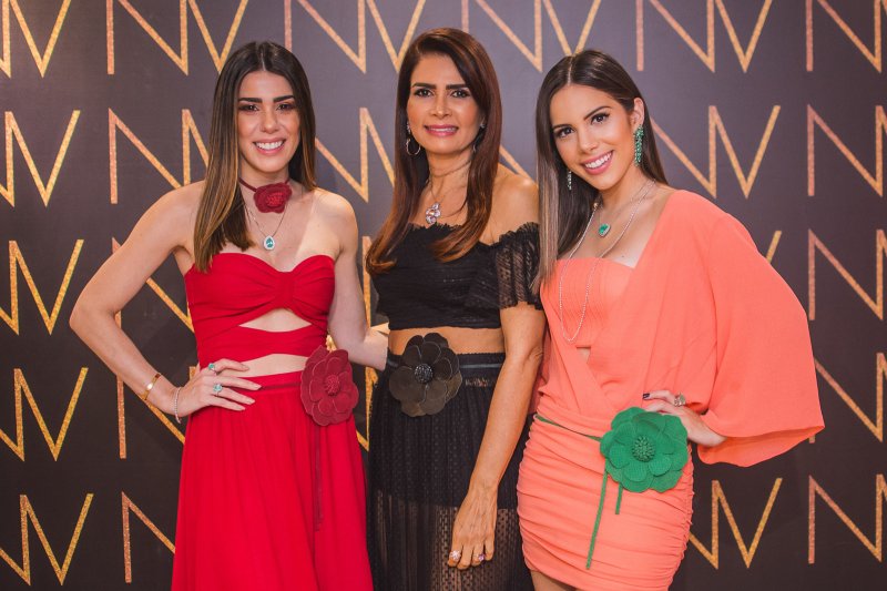 Nicole Vasconcelos e Juliana Cordeiro convocam o NV Team para conferir a coleção de fim de ano