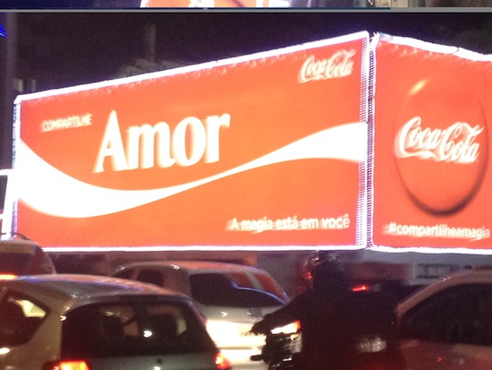 Caravana de Natal Coca-Cola encanta Fortaleza