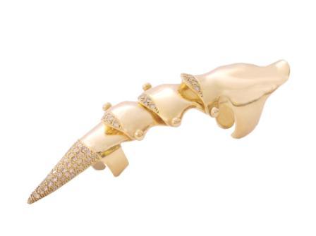 Jóias de Karin Reiter se acomodam aos movimentos corporais