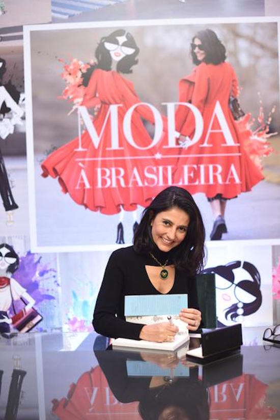 Noite de autógrafos – Alice Ferraz lançou seu primeiro livro: Moda à brasileira