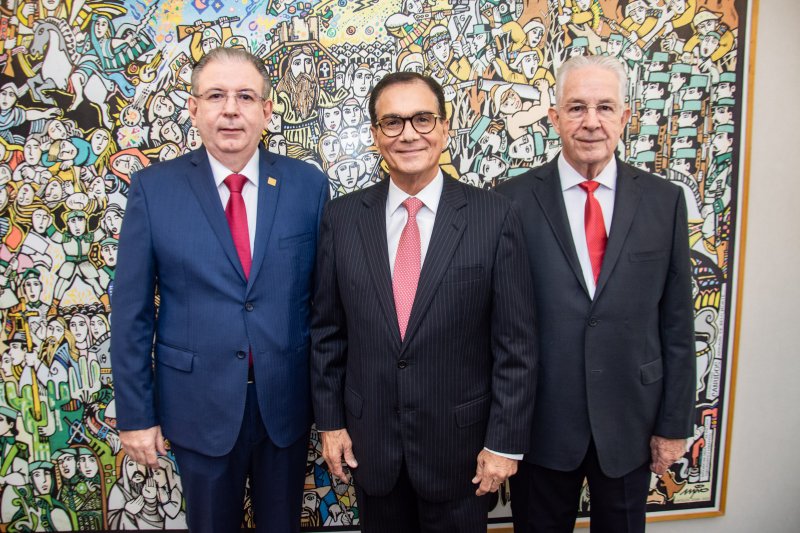 Eleito por aclamação, Ricardo Cavalcante é o novo presidente da FIEC