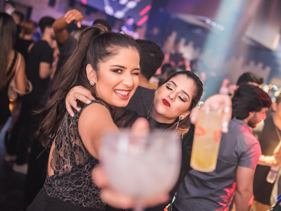 Que tal uma baladinha para agitar o weekend?