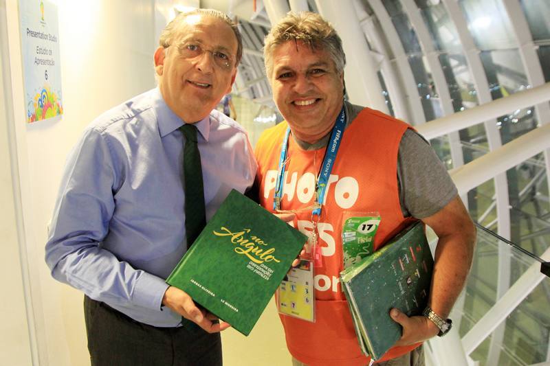 Luiz Carlos Moreira lança  livro “No Ângulo”