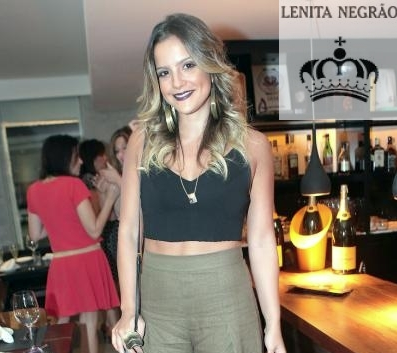 Rebeca Thomaz revela os detalhes da nova campanha da sua marca de beachwear