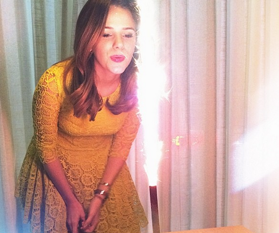 Paulinha Sampaio sopra velinhas