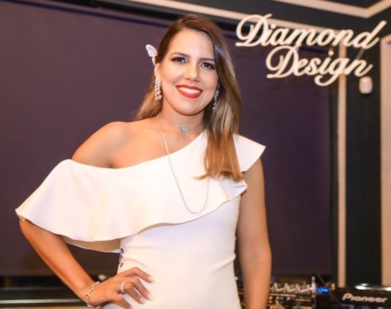 Ana Carolina Fontenele promove sale na Diamond Design