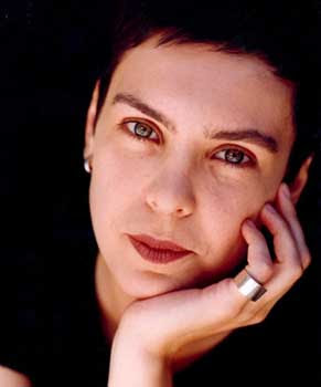 Adriana Calcanhoto lança DVD “Micróbio Viva” em Fortaleza