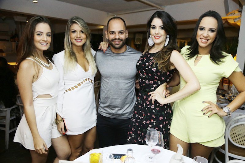 Paulo Ximenes brinda seus 3.1 na Garrafeira Bistrô