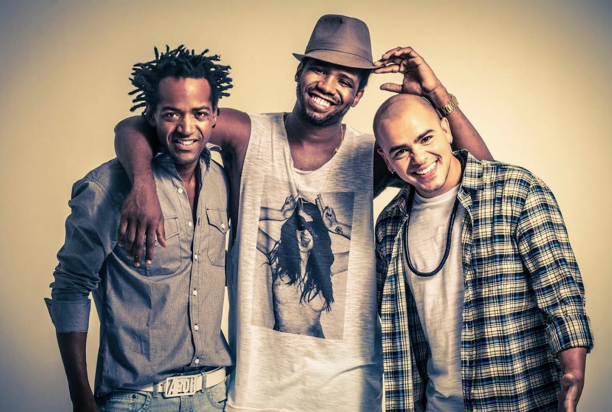 Trio Ternura comanda a festa na Pink Elephant