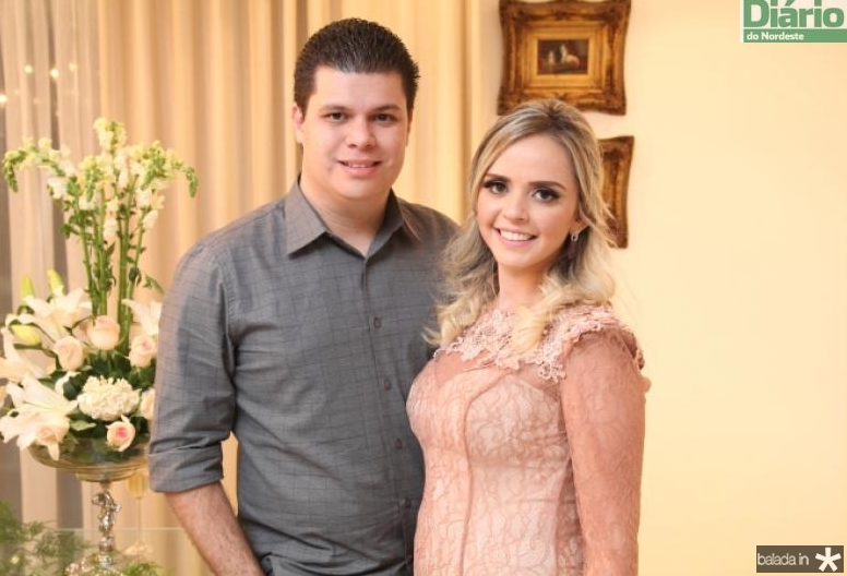 João Bruno e Carolina Holanda trocam alianças