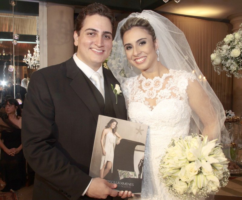 Tatiana Frota e Thiago Barreira sobem ao altar